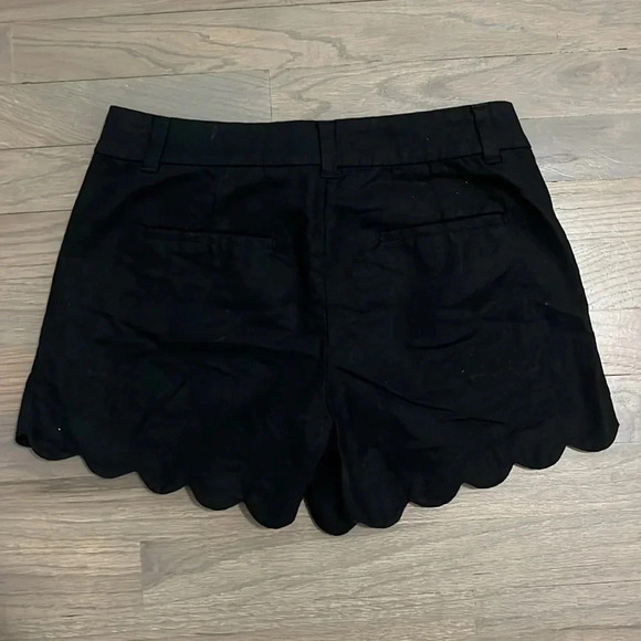 J. crew Flat Front Scalloped Hem Linen Cotton Mid-Rise Shorts Black. Size 2 - Picture 4 of 8